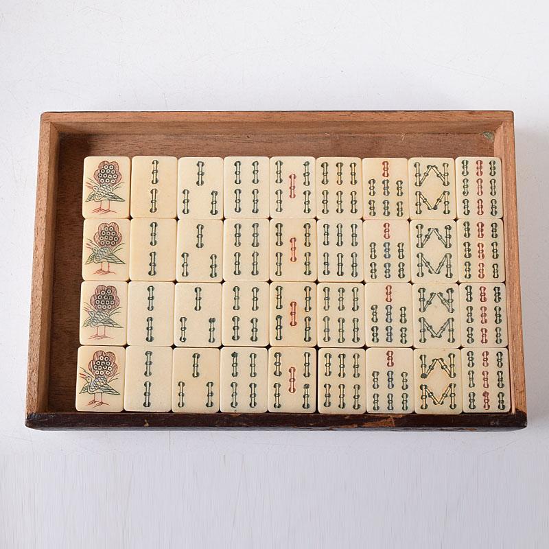 中国 竹嵌 練物牌 背竹牌 麻雀牌 唐木箱付 C 7539 - メルカリ 中国 竹嵌 練物牌 背竹牌 麻雀牌 唐木箱付 C 7539 - メルカリ
