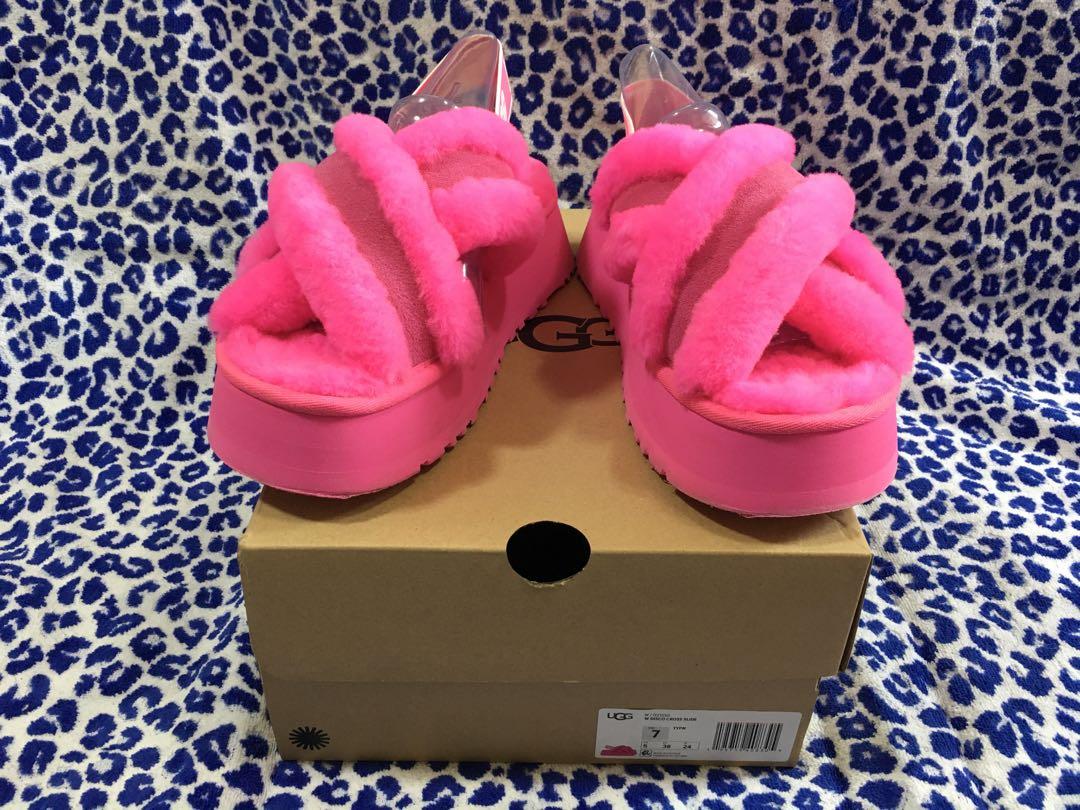 UGG W DISCO CROSS SLIDE サンダル 7号❗️かなりの美品です