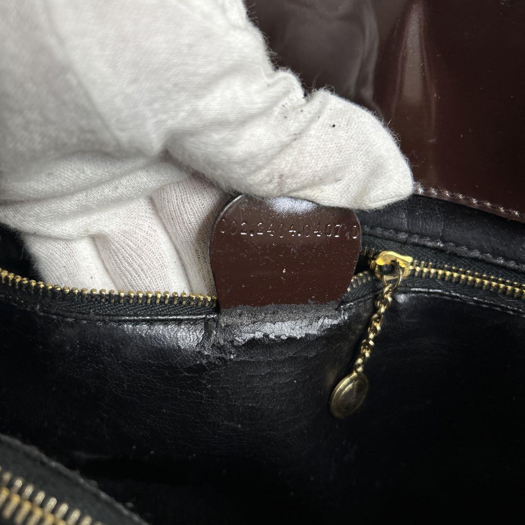 GUCCI トートバッグ　ロゴ型押し　ブラウン　大容量　エナメル　パテントレザー
