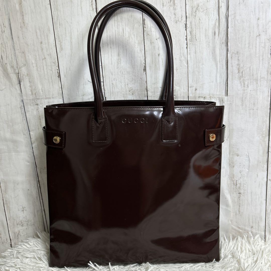 GUCCI トートバッグ　ロゴ型押し　ブラウン　大容量　エナメル　パテントレザー