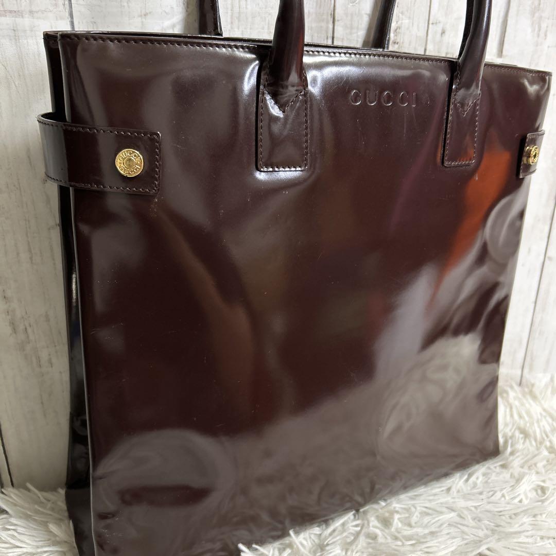 GUCCI トートバッグ　ロゴ型押し　ブラウン　大容量　エナメル　パテントレザー