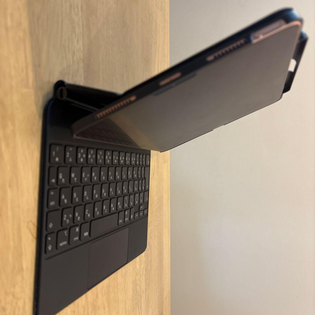 Magic Keyboardセルラ