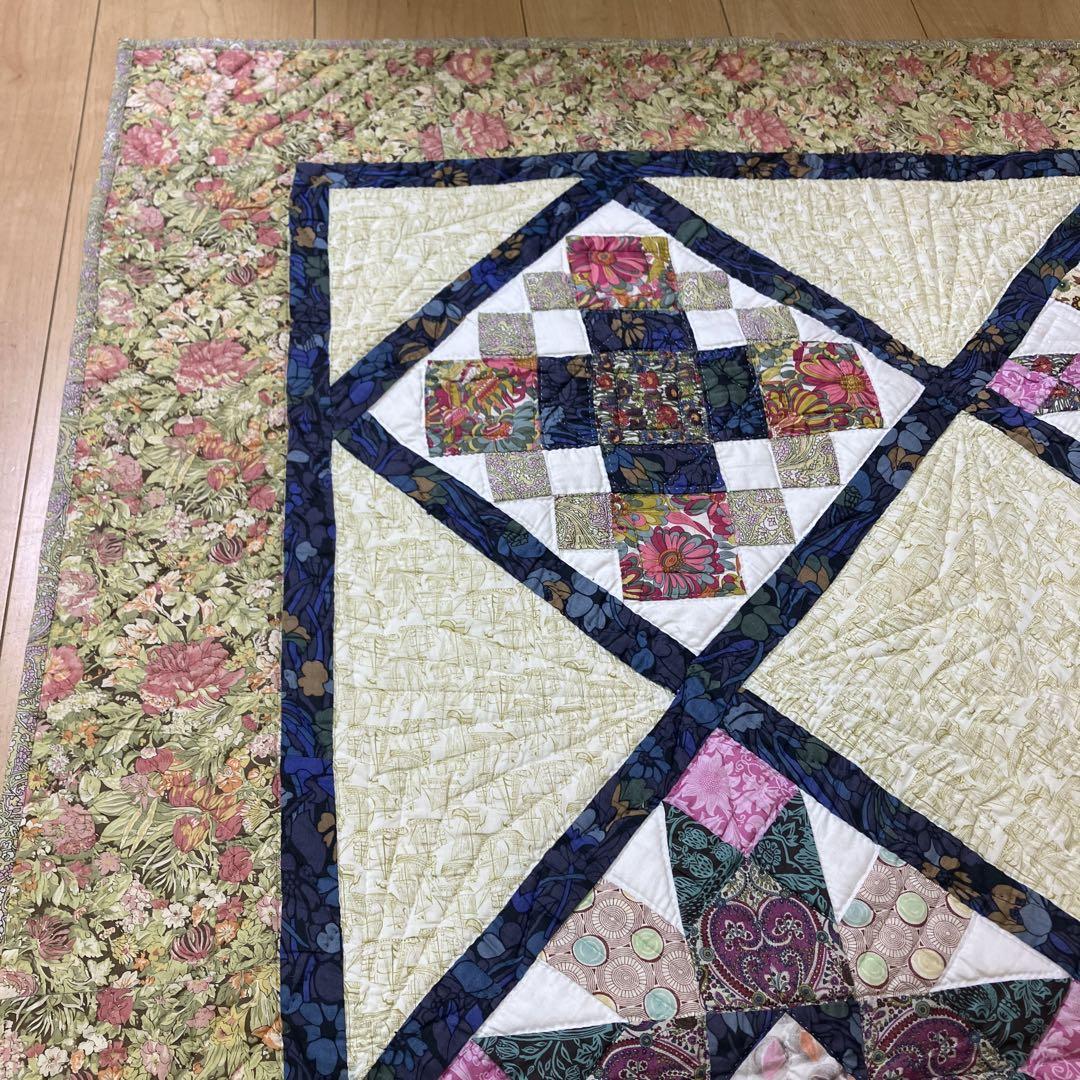 パッチワークタペストリー　137㎝×102㎝