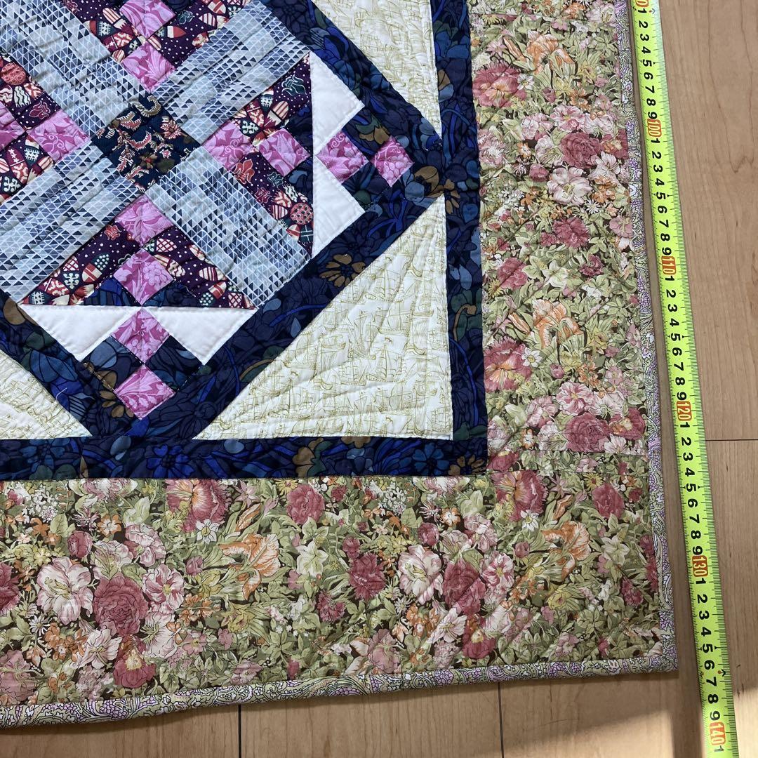パッチワークタペストリー　137㎝×102㎝