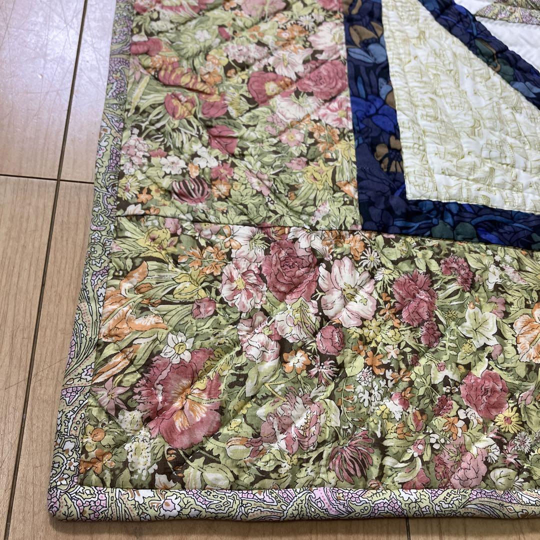 パッチワークタペストリー　137㎝×102㎝