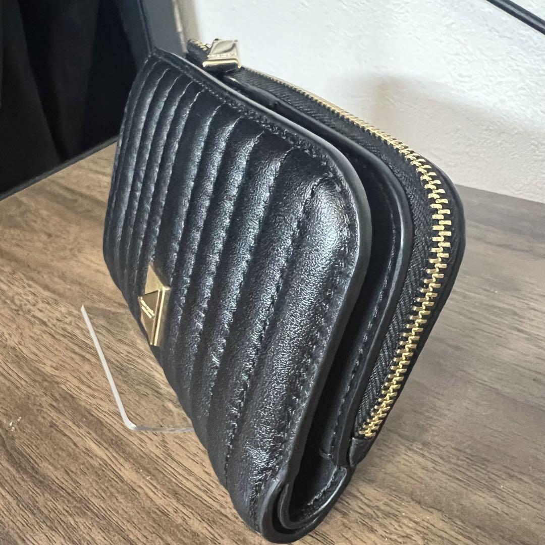 未使用 kate spade ブラック 二つ折り財布 - メルカリ