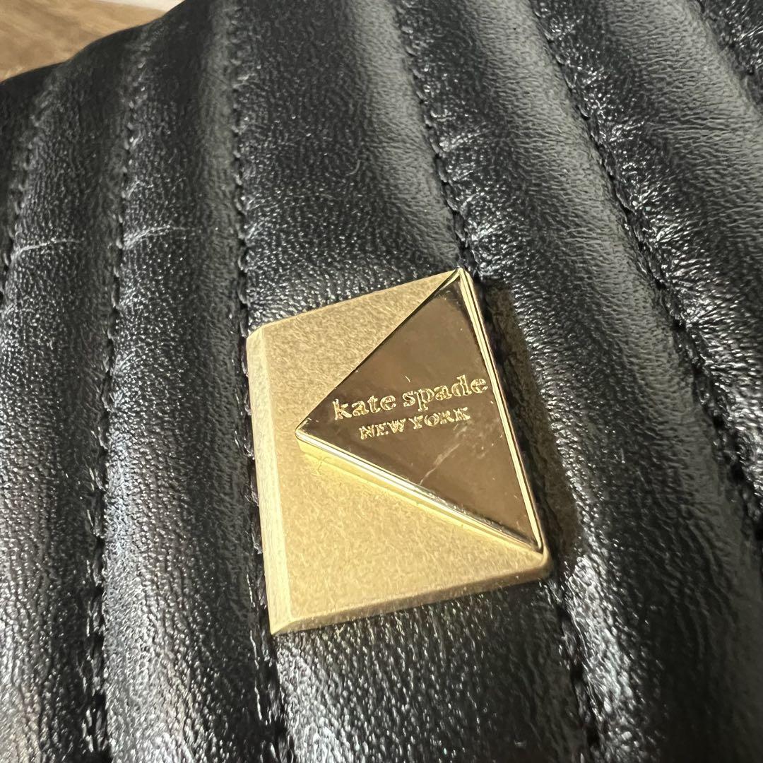 未使用 kate spade ブラック 二つ折り財布 - メルカリ