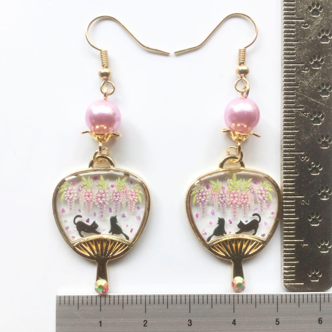 和風 ピアス ②¥1000 mfxX6-m67289846408 藤の花と2匹の黒猫 団扇フレーム 在庫即納