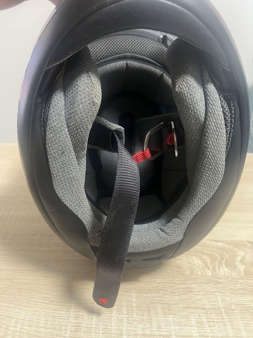 Arai ASTRO PRO SHADE バジリスク　ヘルメット。