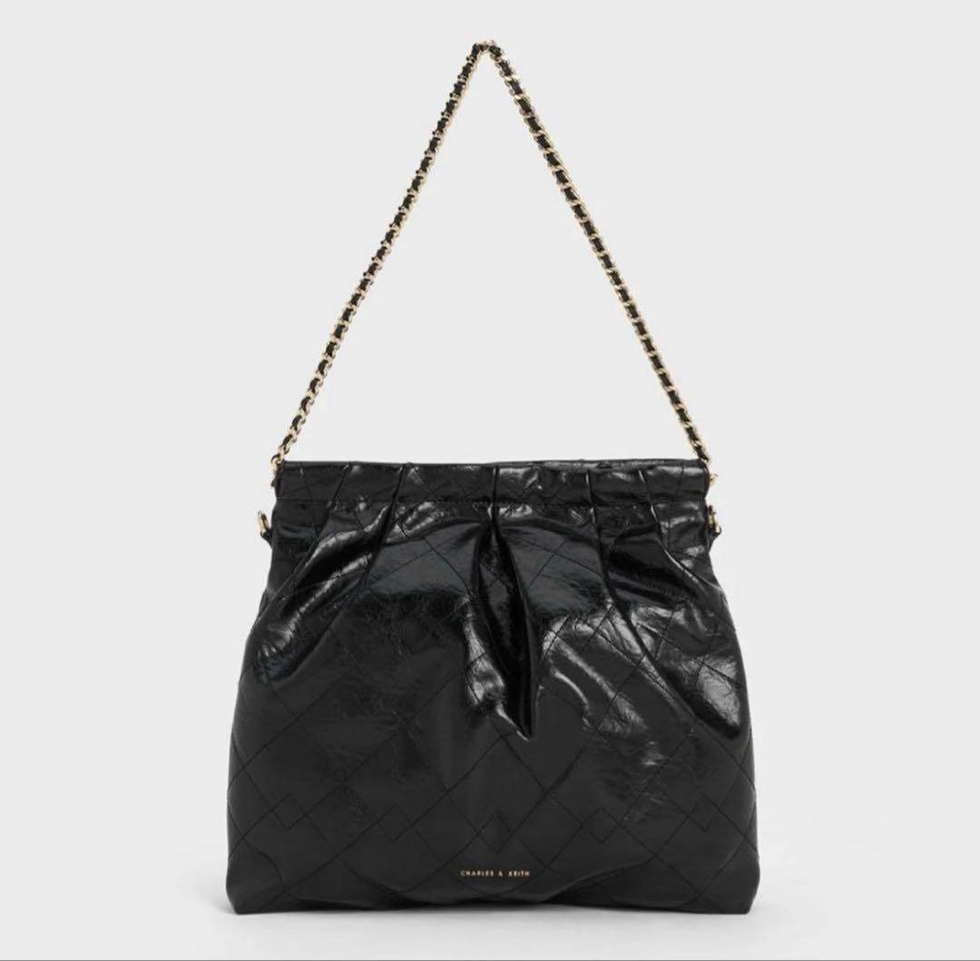 CHARLES & KEITH ブラックショルダーバッグ