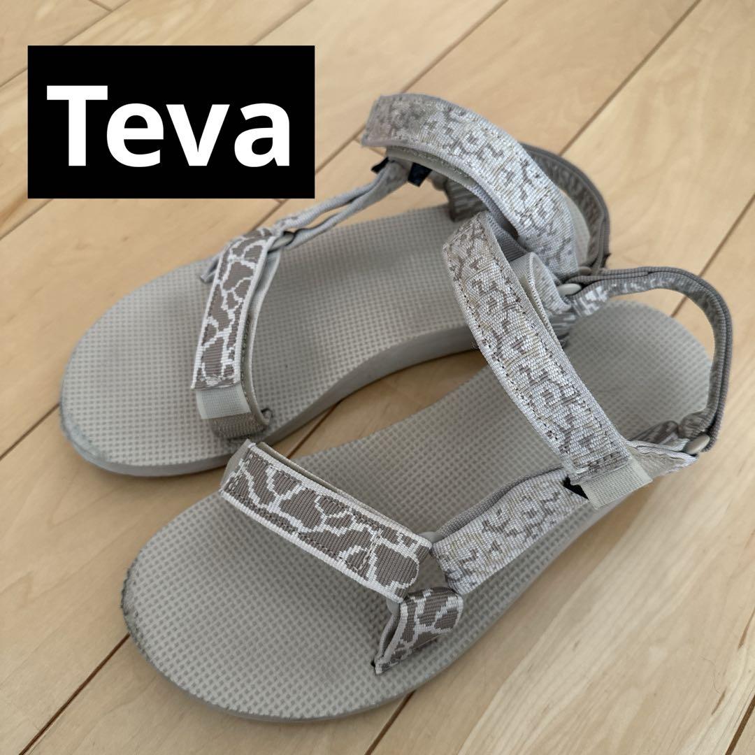【超安い】 Teva メルカリ - 25センチ アニマル柄 ベージュ スポーツサンダル 靴