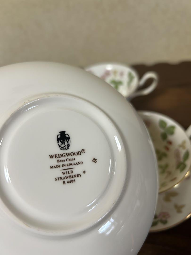 ウェッジウッド　ワイルドストロベリー　カップアンドソーサー　2客　中古品　匿名