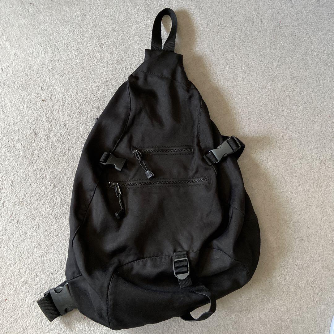 old gap ショルダーバック 黒 テック系 00s old gap ショルダーバック 黒 テック系 00s