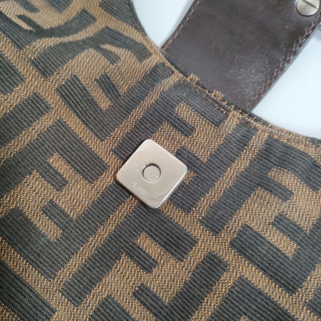 FENDI ズッカ柄 ワンショルダーバッグ FF金具 ブラウン マンマバケット