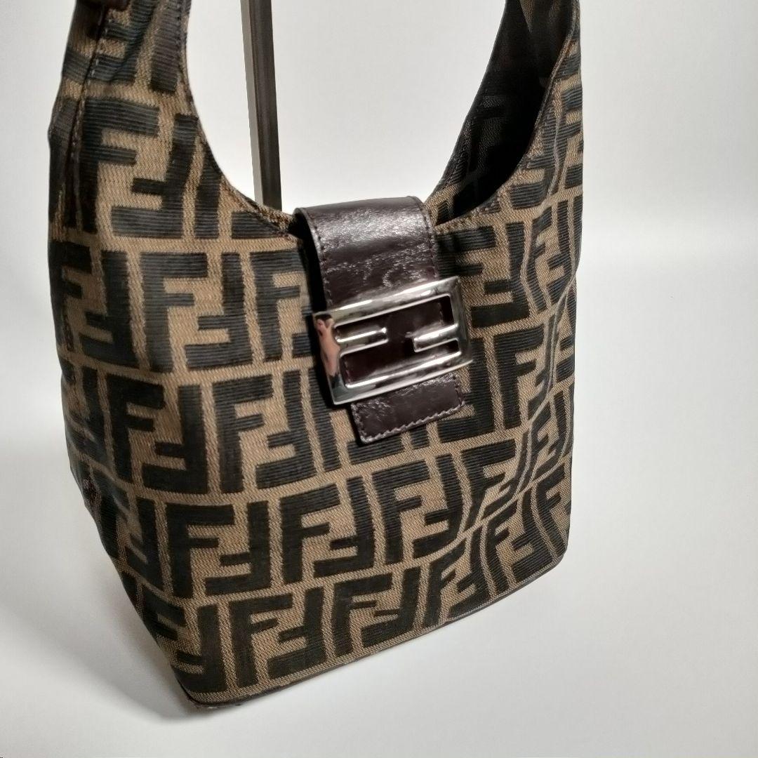 FENDI ズッカ柄 ワンショルダーバッグ FF金具 ブラウン マンマバケット