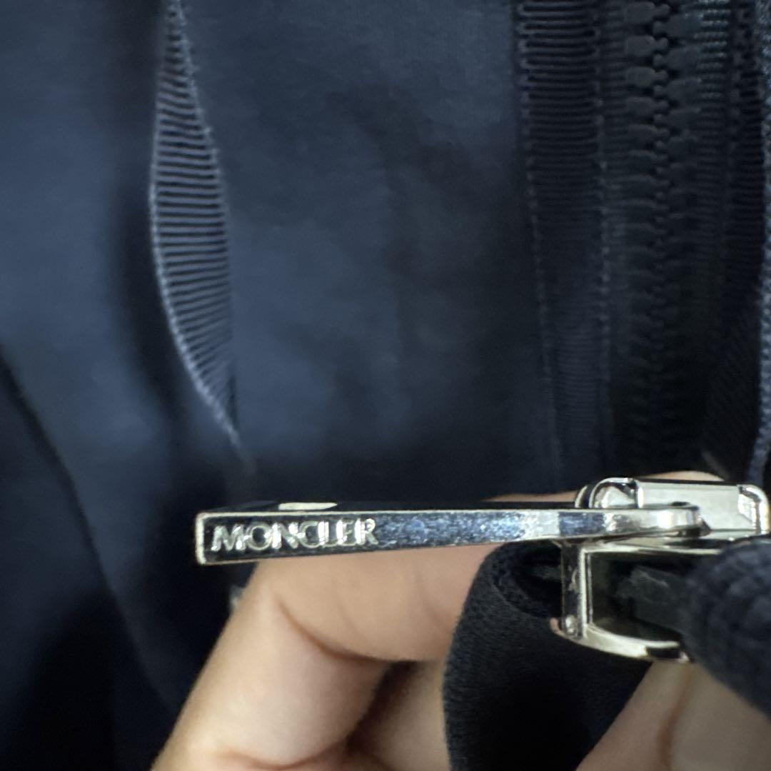 MONCLER ネイビーパーカー