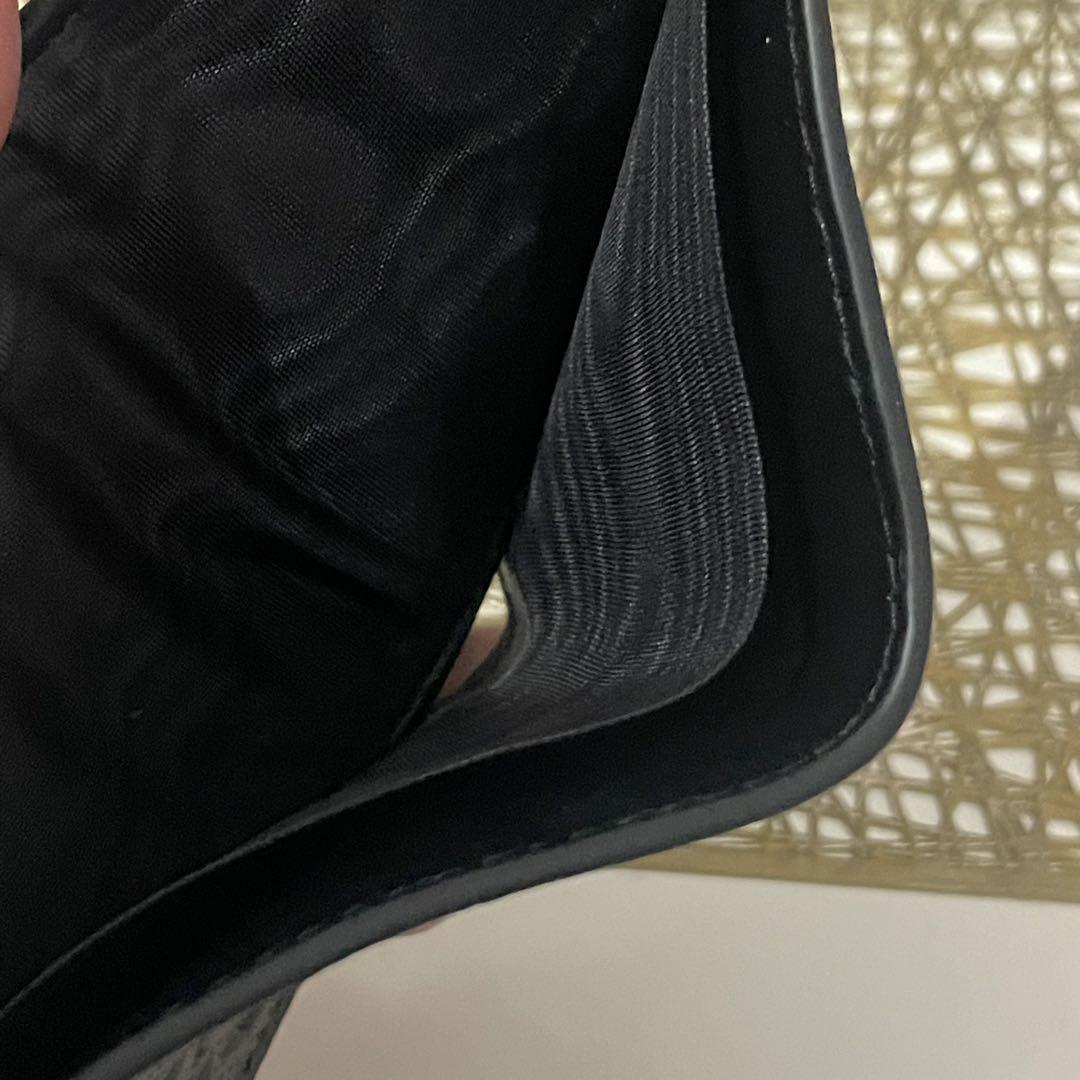 GUCCI メンズ　お札専用　二つ折り財布　GGエンボス柄　ブラック