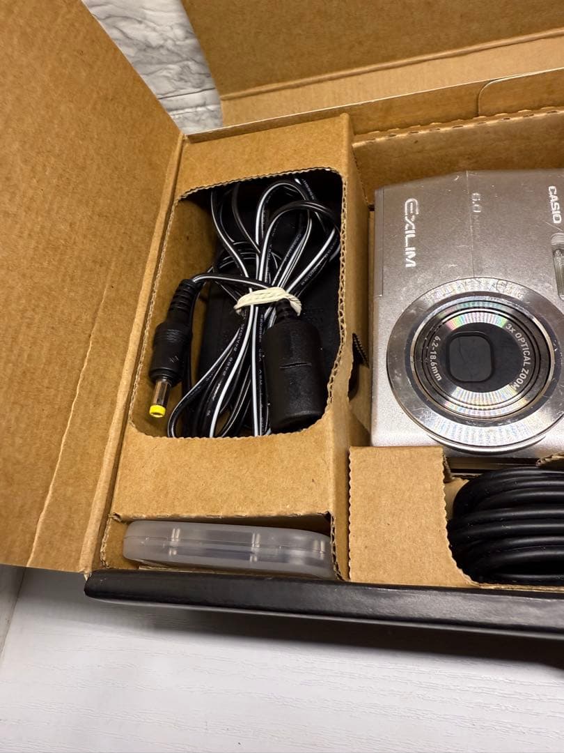 【動作確認済】CASIO カシオ EXILIM EX-Z600 コンデジ 【動作確認済】CASIO カシオ EXILIM EX-Z600 コンデジ