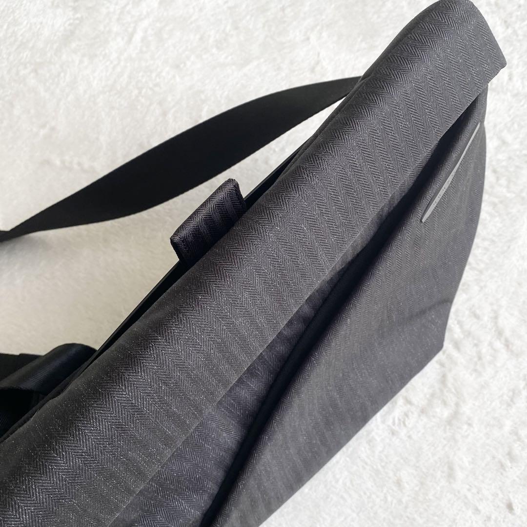 美品✨R1 NIID URBANATURE ボディバッグ ショルダーバッグ