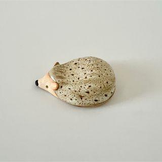 ハリネズミの陶器箸置き