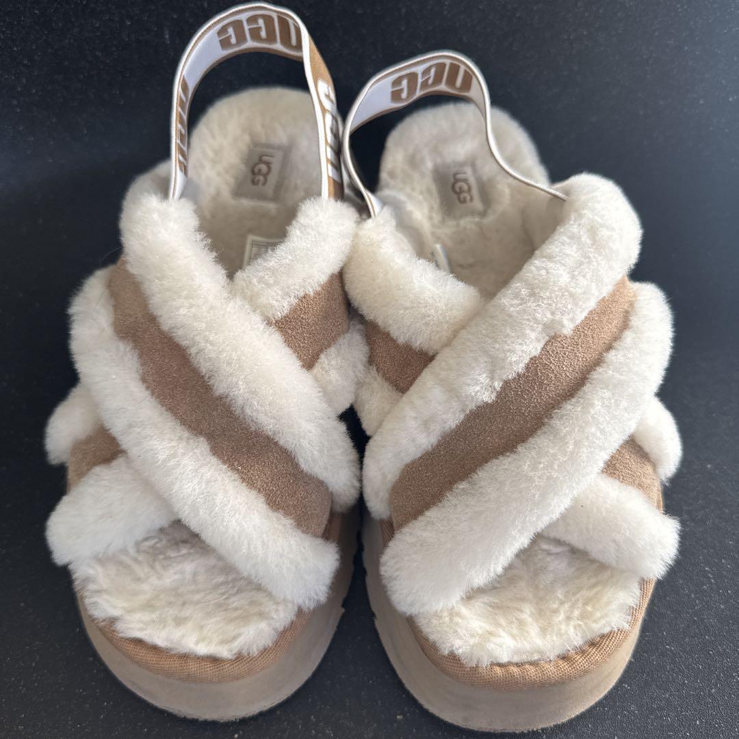 UGG ファーサンダル 25〜26