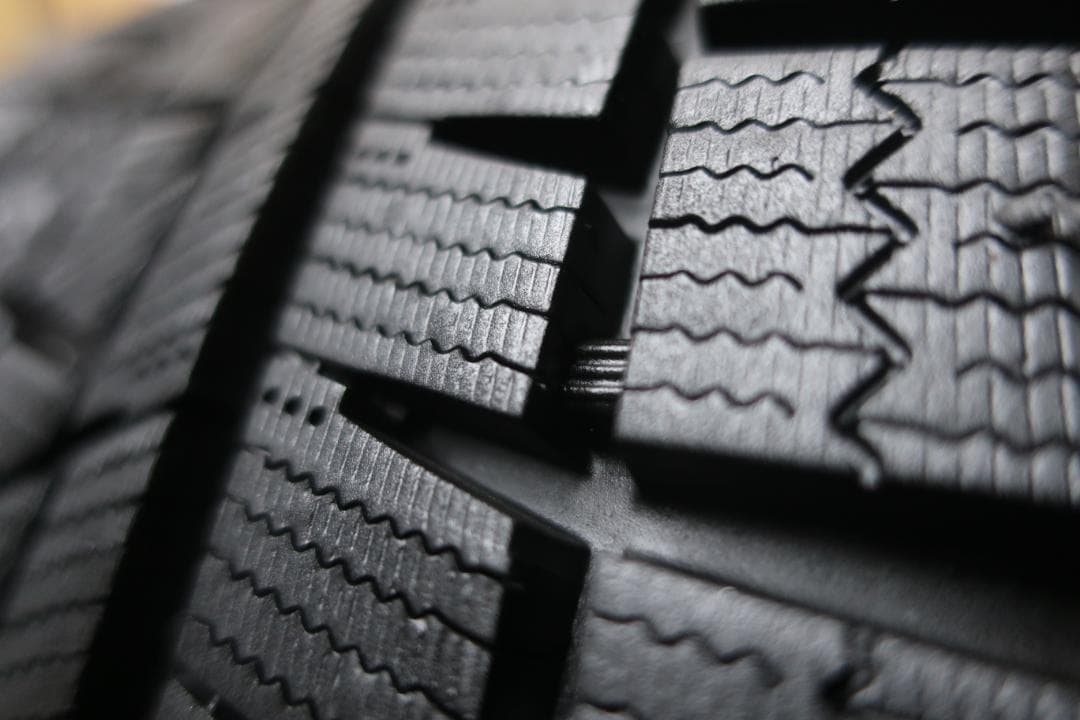 国産スタッドレス ブリヂストン 185/65R15 キレイ品 トヨタ純正 アクア 国産スタッドレス ブリヂストン 185/65R15 キレイ品 トヨタ純正 アクア