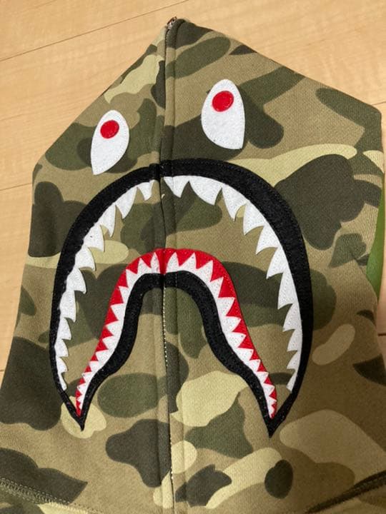 値下げしました】シャークパーカー Sサイズ カモ柄 アベイシングエイプ