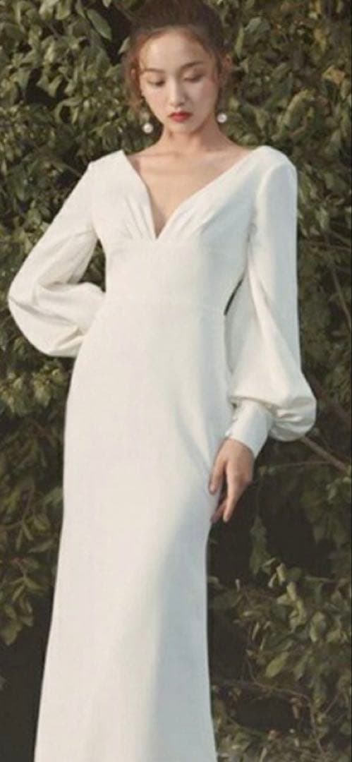 ホワイトウェディングドレス Vネック パフスリーブ