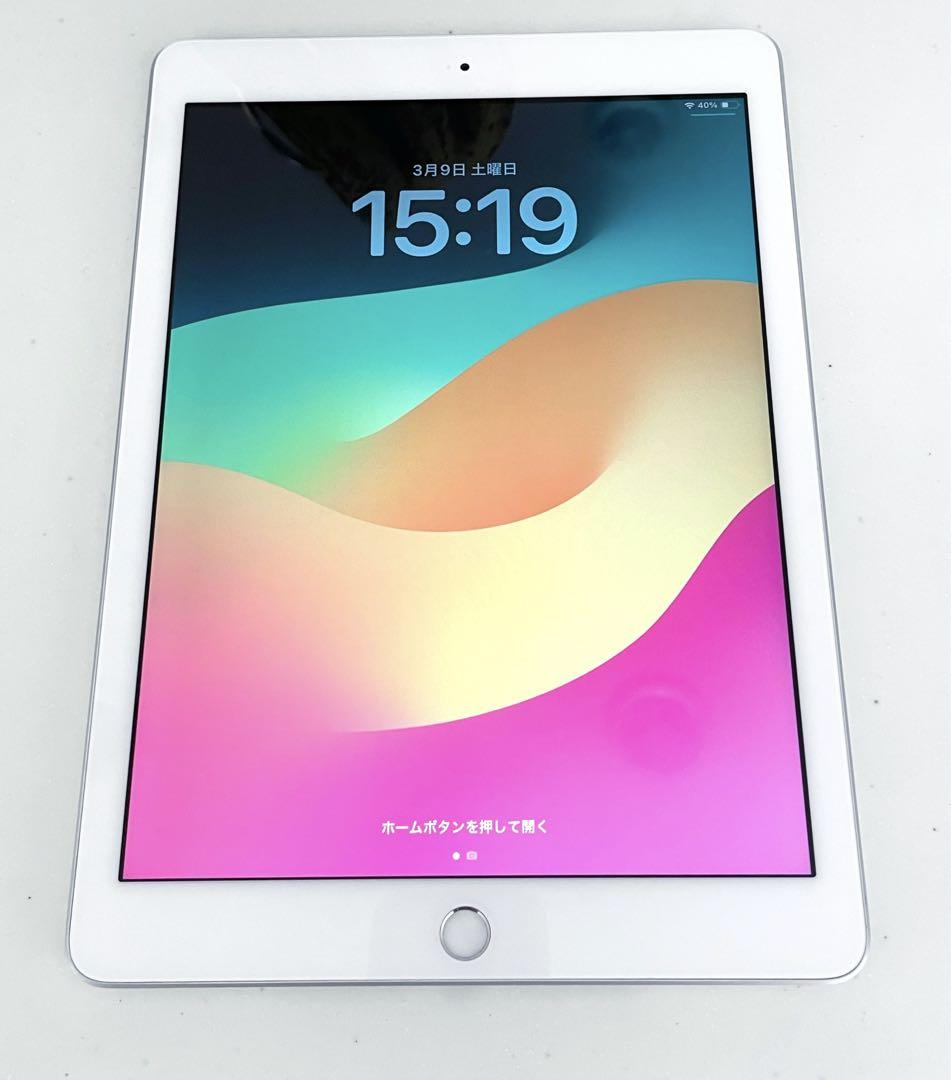 Apple iPad 第6世代　Wi-Fiモデル　32G シルバー