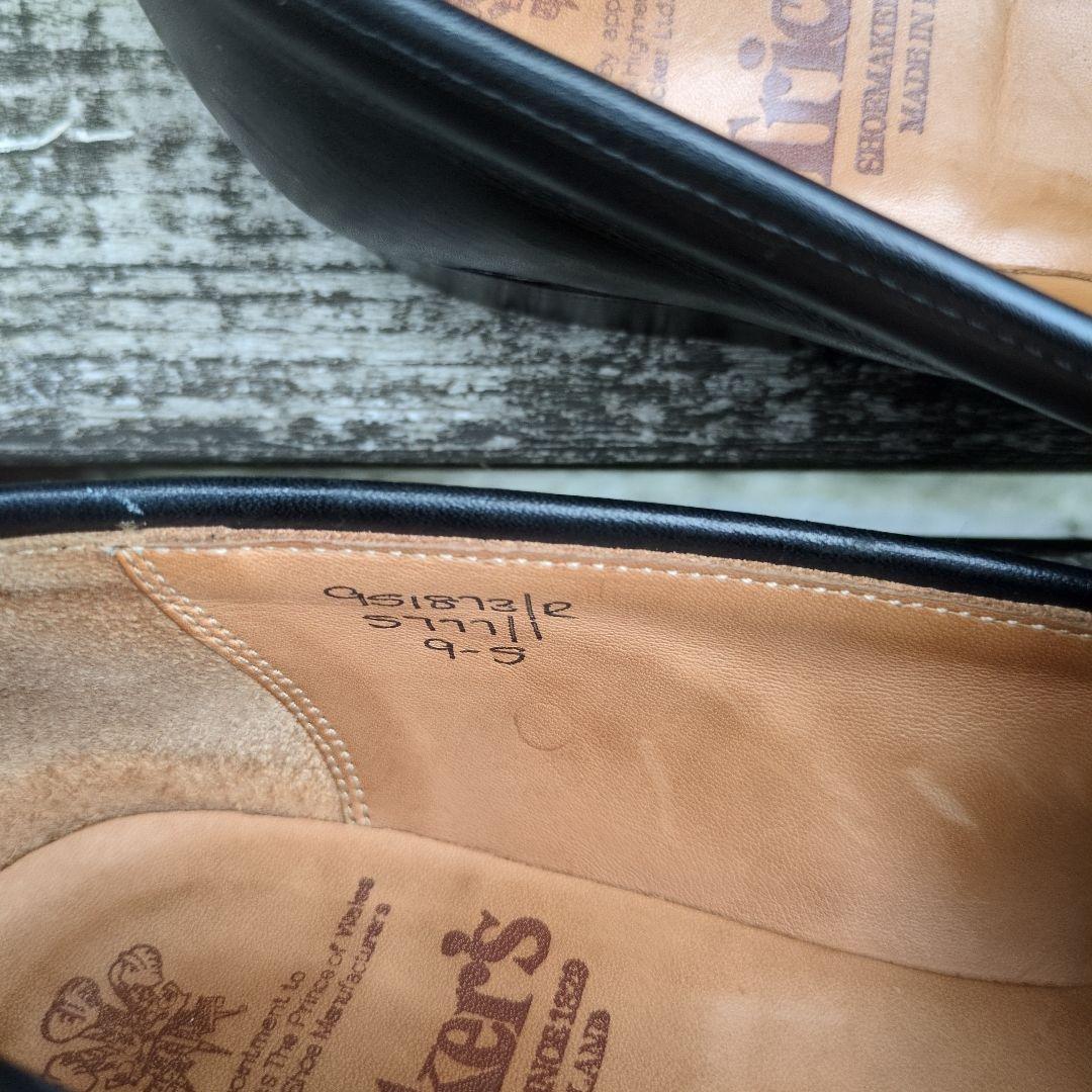 Tricker's ブラックローファー