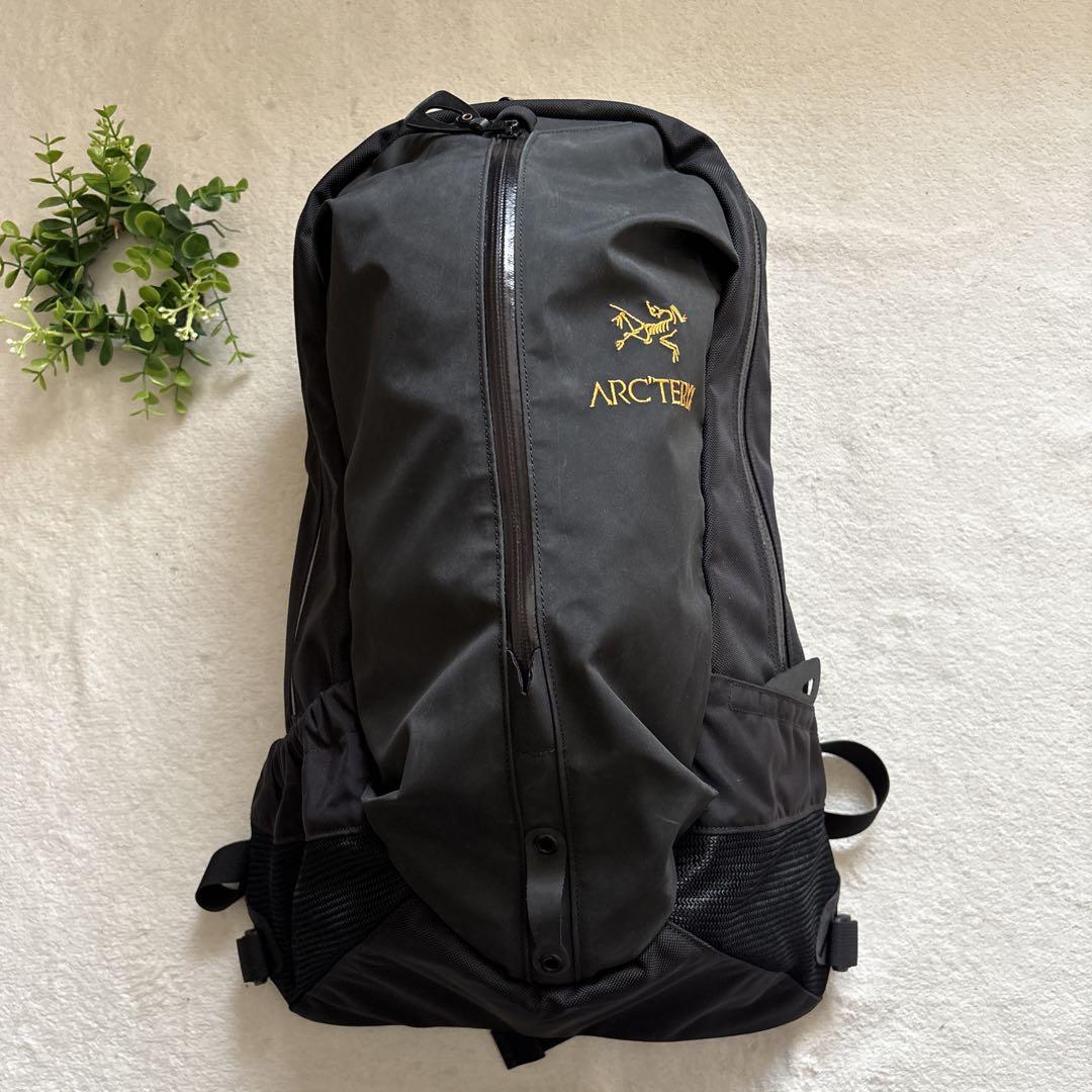 【上品】 美品⭐️ARC'TERYX アークテリクス Arro22 アロー22 - メルカリ バッグ