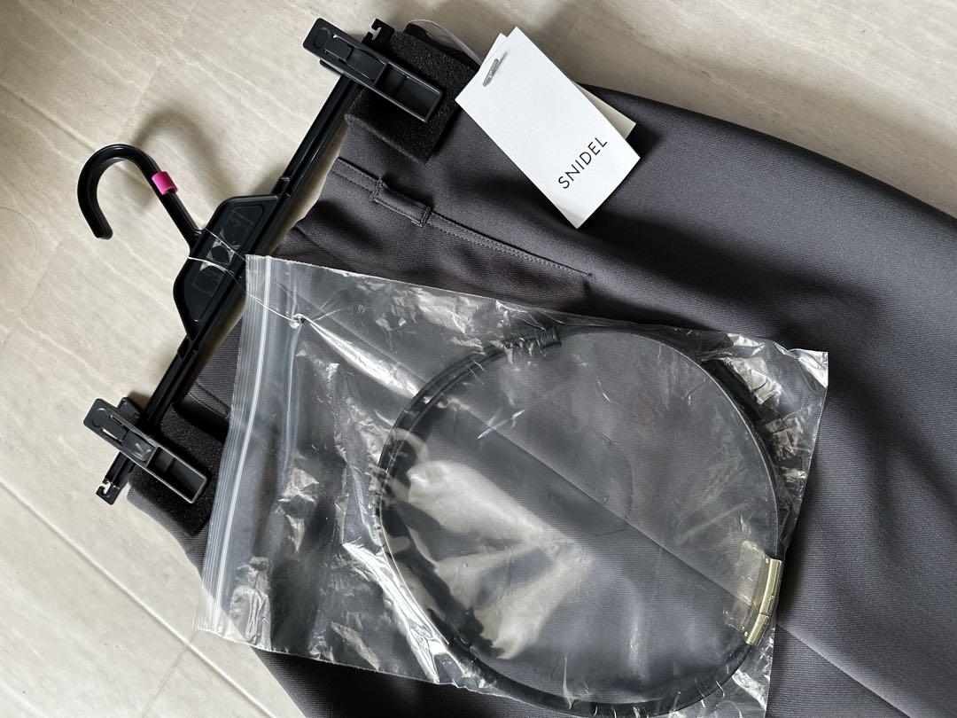 【新品タグ付き】snidel ベルテッドミドルレングスタイトスカート　グレー