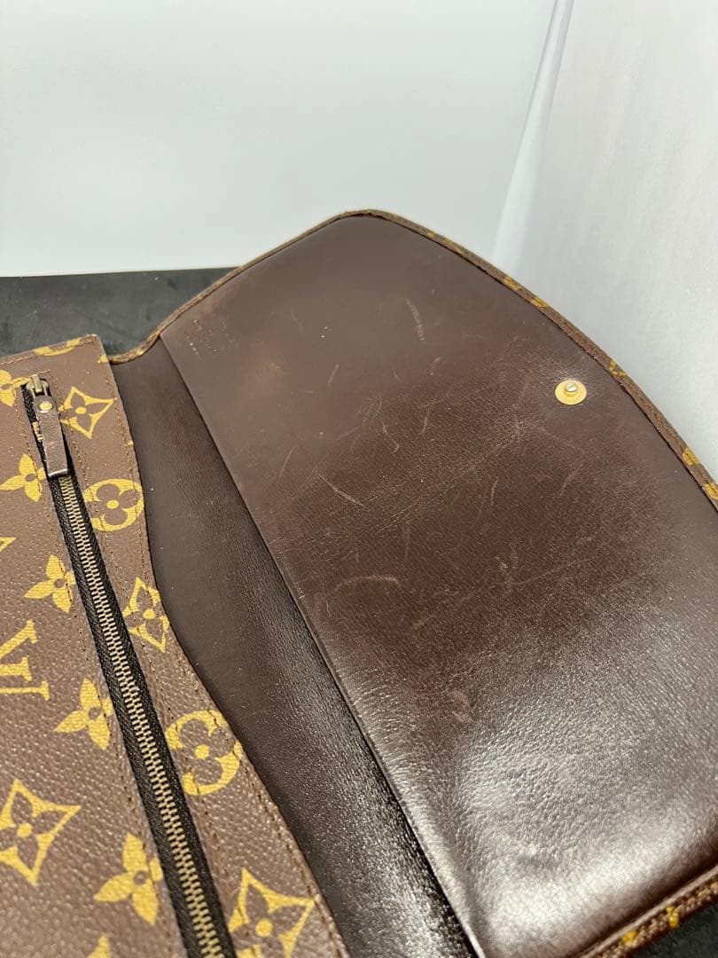 LOUIS VUITTON セカンドバッグ クラッチバッグ ポーチ LOUIS VUITTON セカンドバッグ クラッチバッグ ポーチ