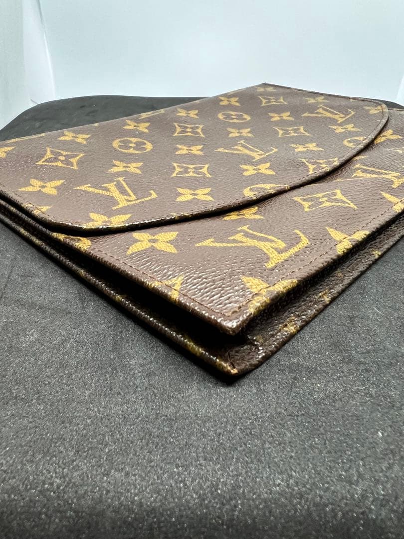 LOUIS VUITTON セカンドバッグ クラッチバッグ ポーチ LOUIS VUITTON セカンドバッグ クラッチバッグ ポーチ