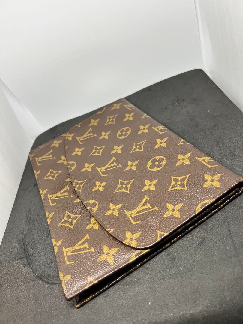 LOUIS VUITTON セカンドバッグ クラッチバッグ ポーチ LOUIS VUITTON セカンドバッグ クラッチバッグ ポーチ