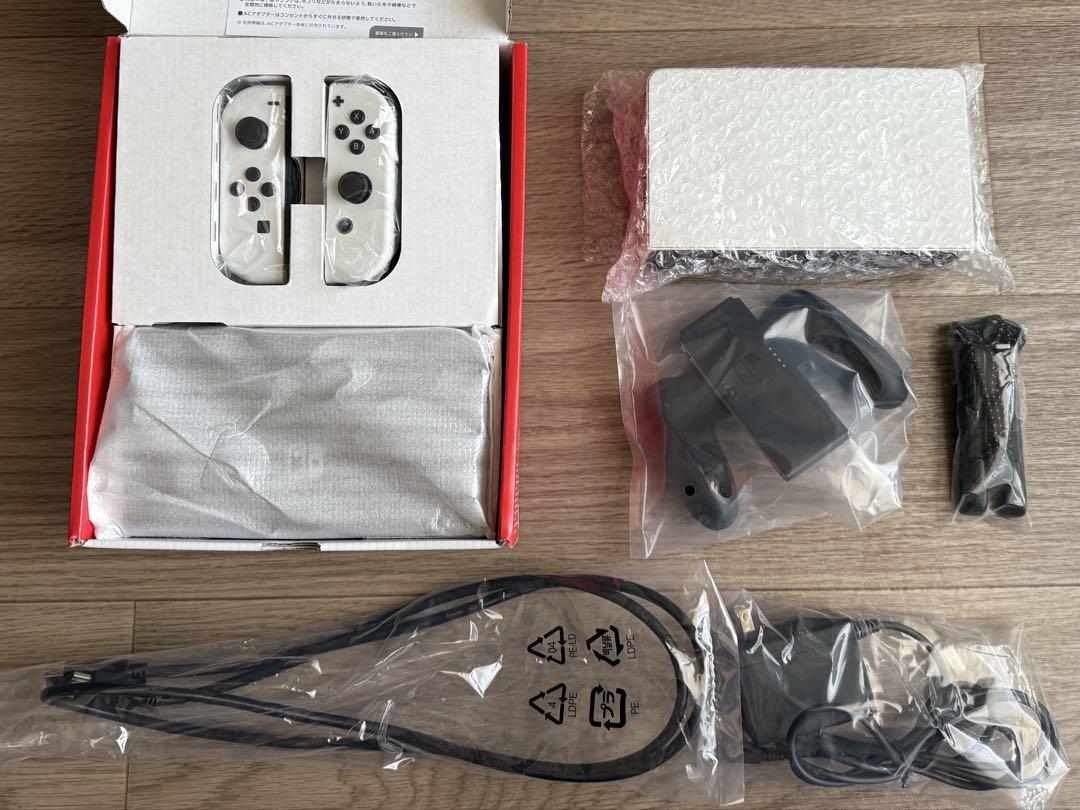 Nintendo Switch, 有機ELモデル, 本体, 白/黒