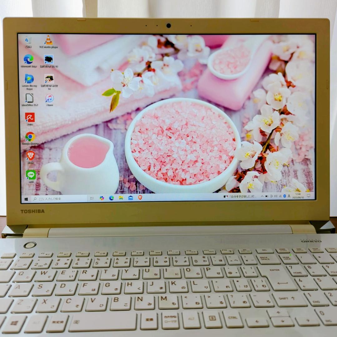 初心者歓迎ノートパソコン✨✨大容量HDD&カメラ付き/広告なしで動画も 初心者歓迎ノートパソコン✨✨大容量HDD&カメラ付き/広告なしで動画も