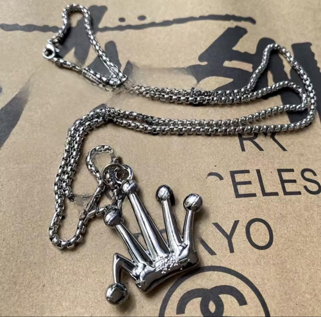 【特別セール品】 stussy クラウンネックレス - メルカリ アクセサリー