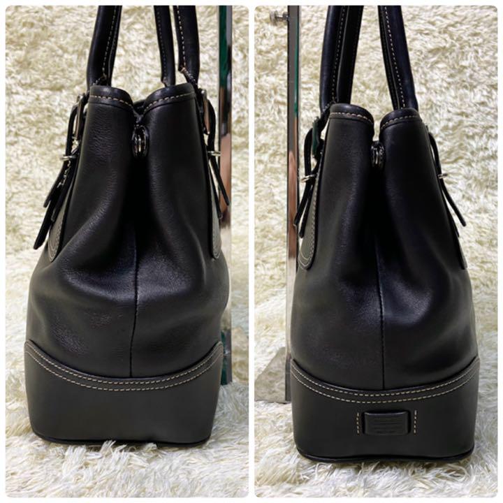 極美品✨コーチ レザー チャーム 黒色 DoTJp-m67458427359 トートバッグ スモールキャリーオール 通販大得価