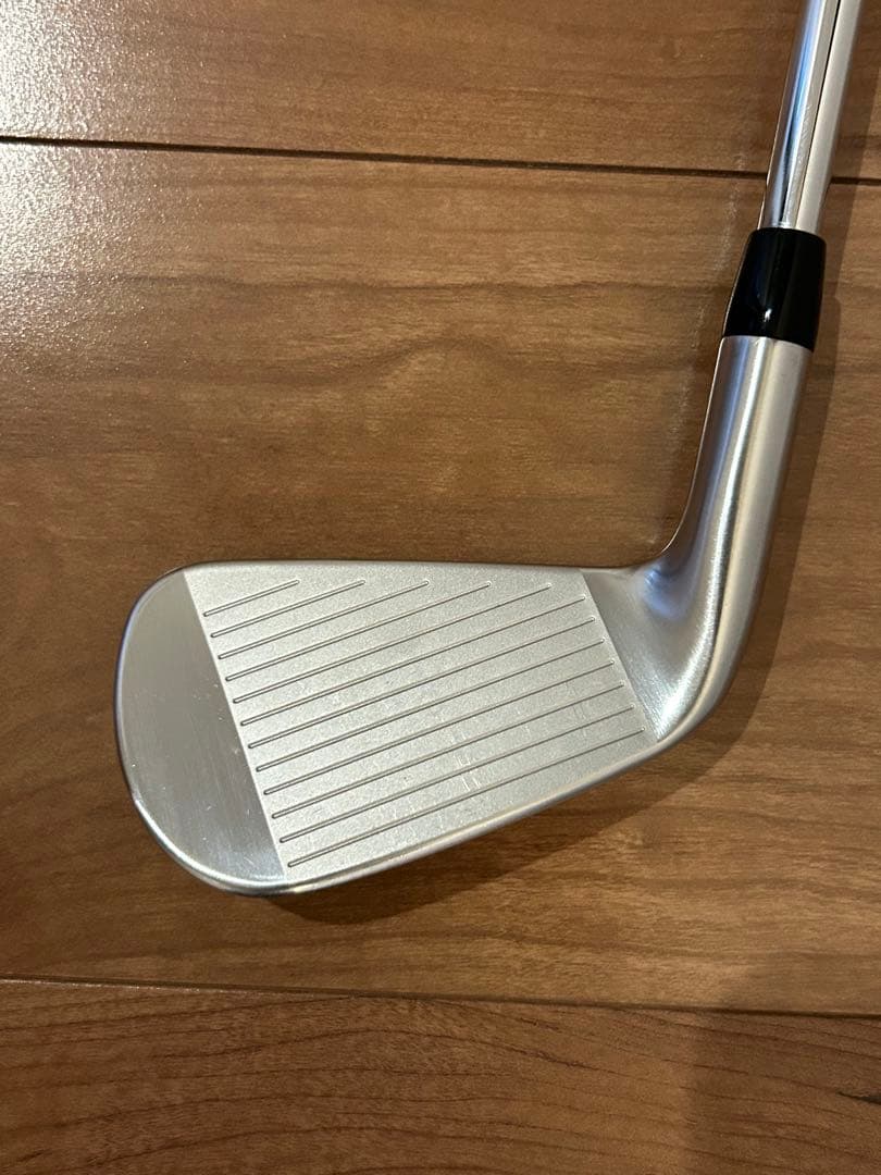 タイトリスト T200 U 4番 右用 AMT TOUR WHITE S200 タイトリスト T200 U 4番 右用 AMT TOUR WHITE S200 中古】712U