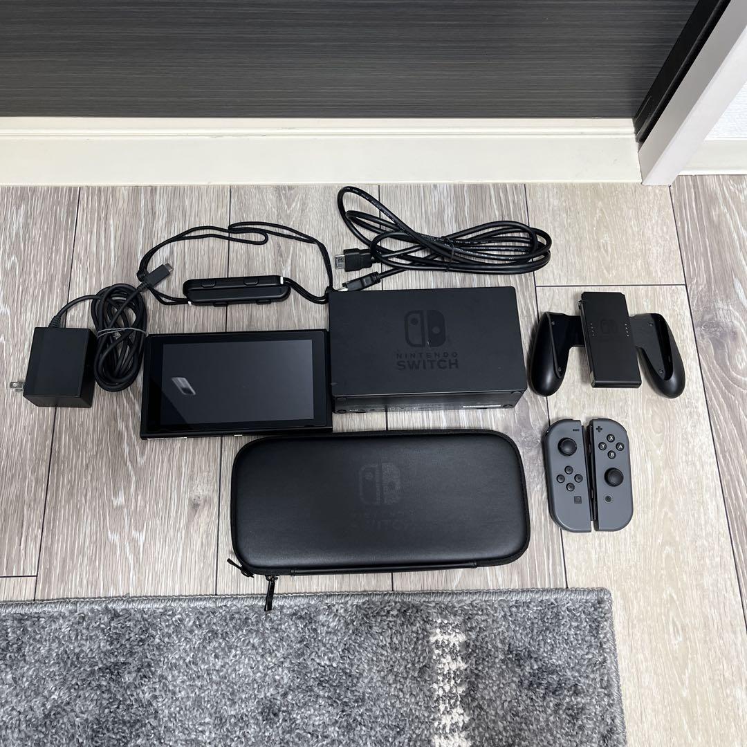 Nintendo Switch(バッテリー強化版)、純正キャリングケースセット