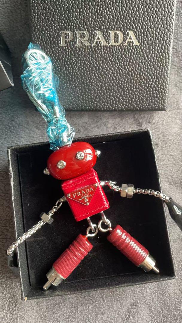PRADA ロボット型キーホルダー レッド - メルカリ