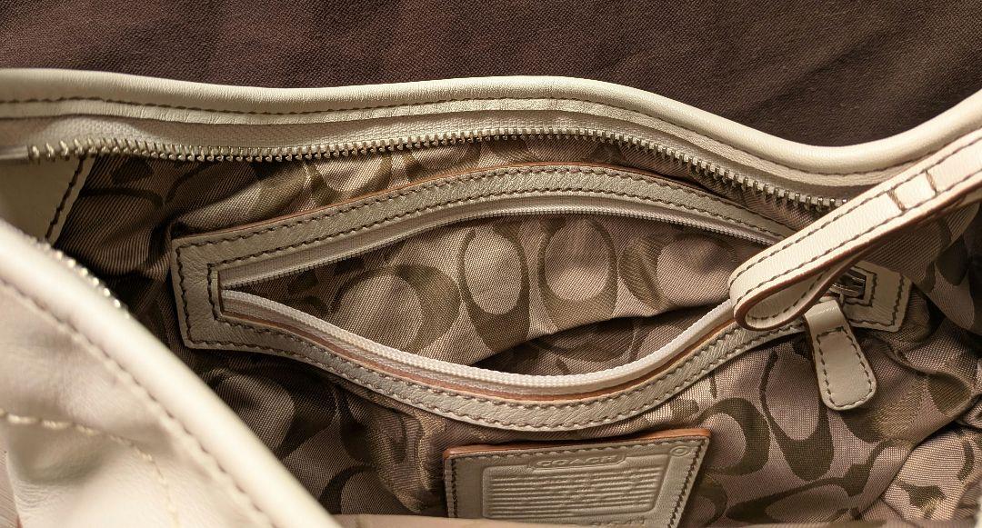 COACH ホワイトレザー ワンショルダーバッグ