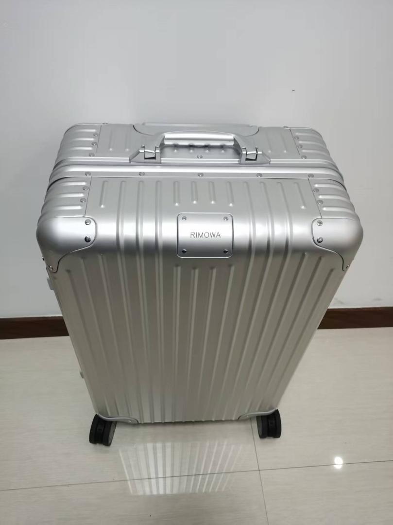 リモワ 35Lスーツケース
