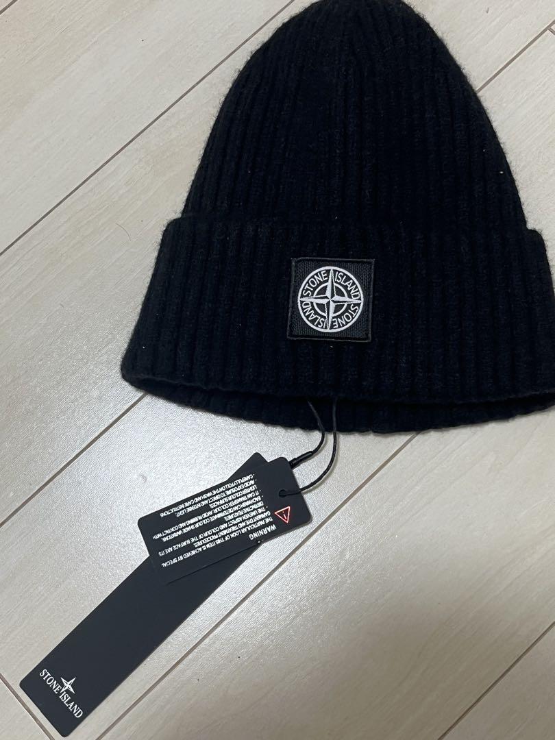 STONE ISLAND ブラックニット帽