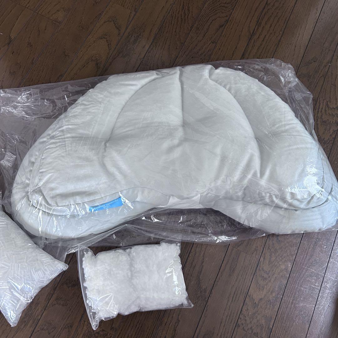 【新品 】ヨコネグ YOKONEGU 横向きにも 抱き枕にも 授乳にも 安眠枕