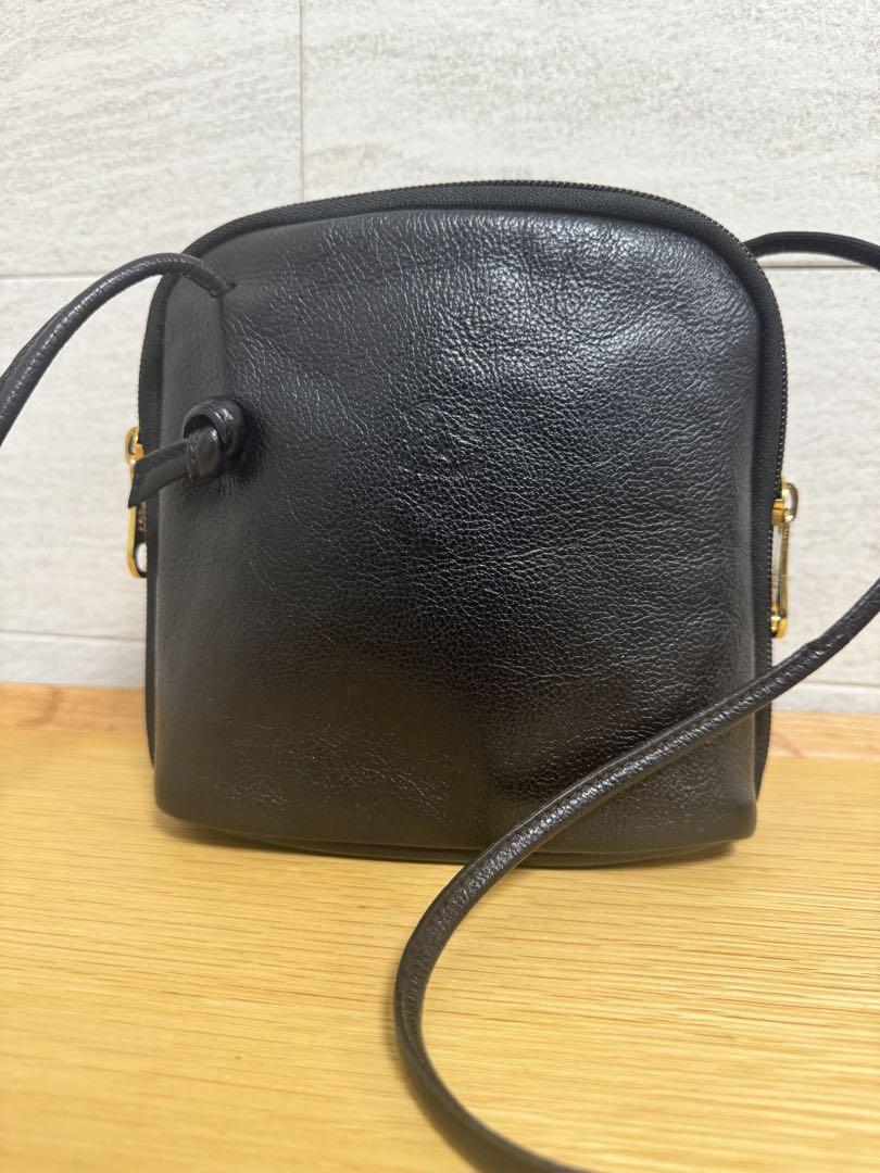 美品】イルビゾンテ ショルダーバッグ ブラック 美品】イルビゾンテ ショルダーバッグ ブラック