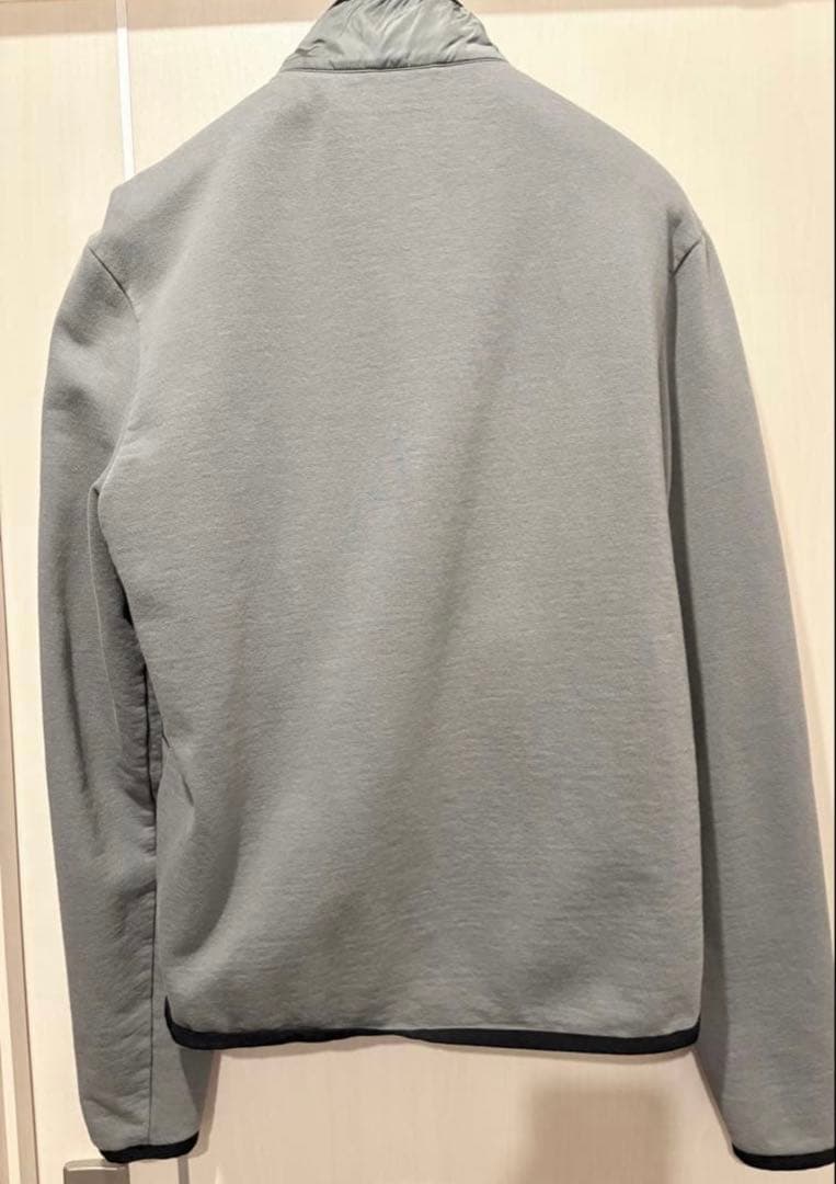 プラダ PRADA ナイロンジャケット グレー Sサイズ プラダ PRADA ナイロンジャケット グレー Sサイズ