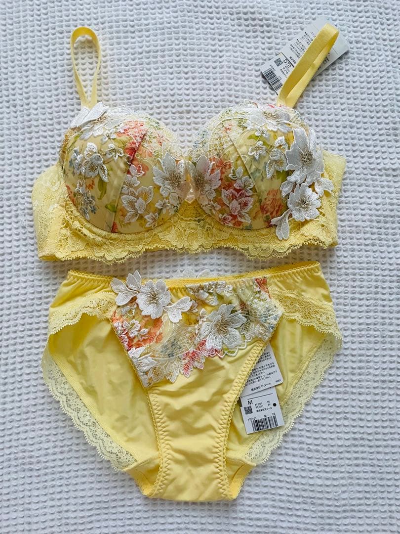 サルート ブラD70 ノーマルショーツM 01 下妻物語 YE サルート ブラD70 ノーマルショーツM 01 下妻物語 YE