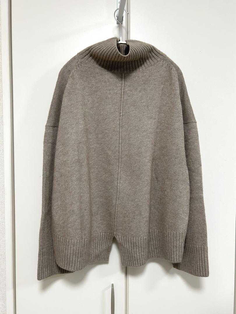 【美品】ウィムガゼット　ウールタートルニット　ベージュ